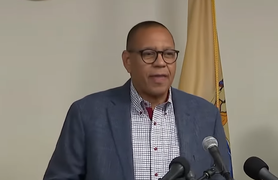 New Jersey Lt. Gov. Steps Down After Ethics Probe