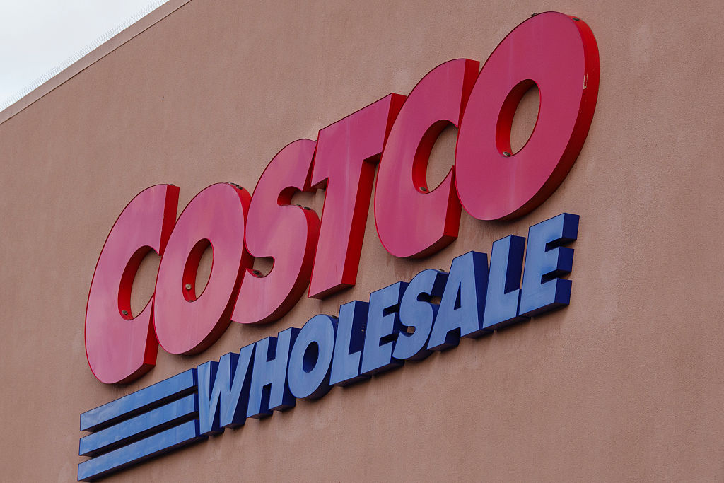 Costco Sues to Halt Trump Tariffs as Deadline Looms