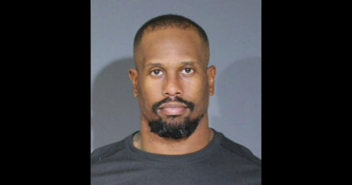 Ex-Super Bowl MVP Von Miller Turns Himself In to Police After Accusations from Pregnant Girlfriend