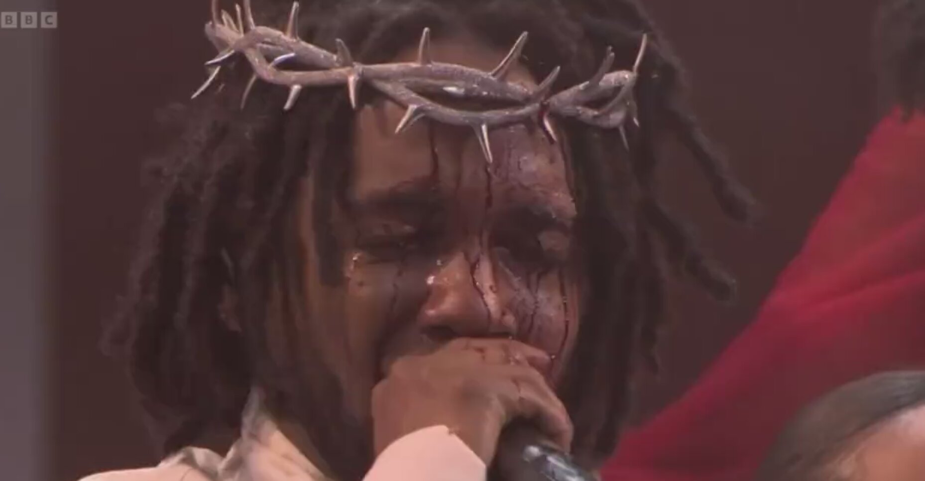 Kendrick Lamar Wears Crown of Thorns, Uses Fake Blood During Roe v. Wade Protest
