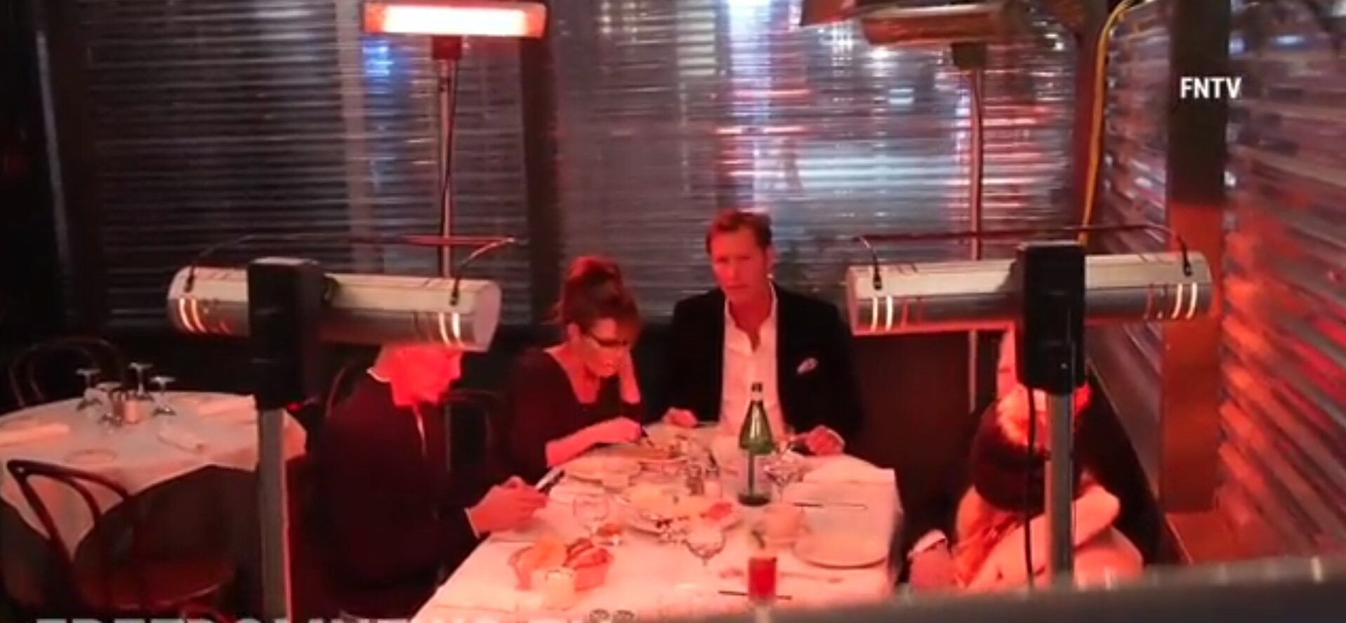 Sarah Palin Caught Dining in NYC 2 Days After Testing Positive for COVID