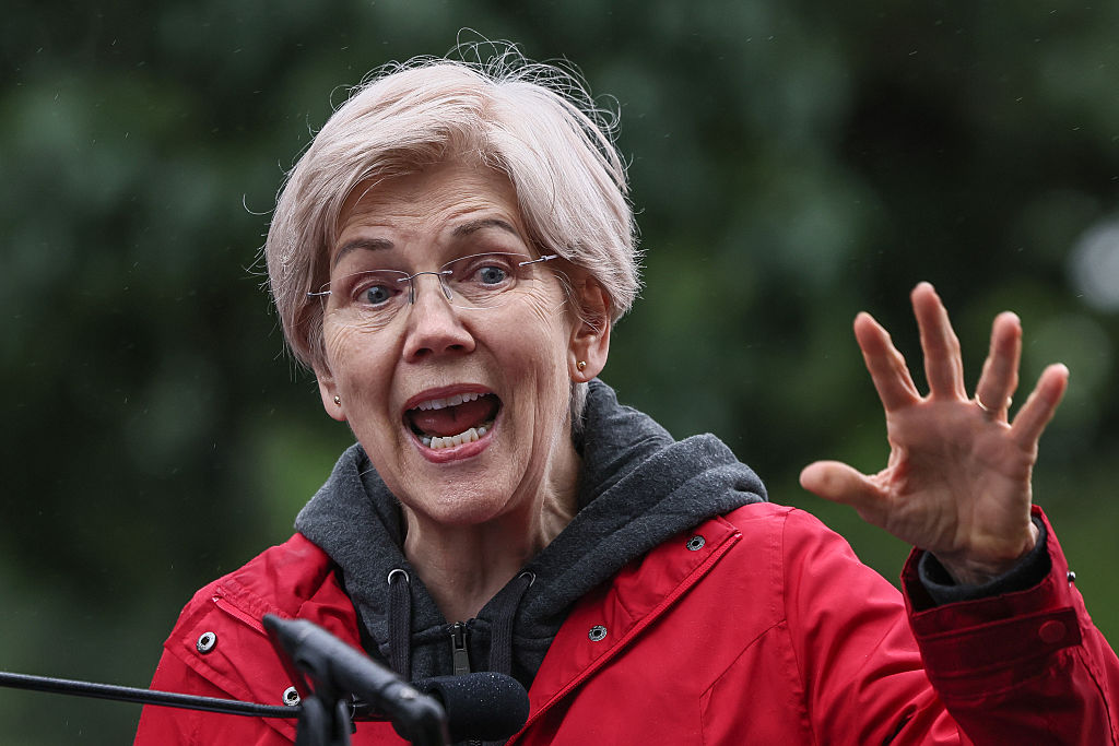 CNBC Hosts Mock Elizabeth Warren Over Economic Numbers