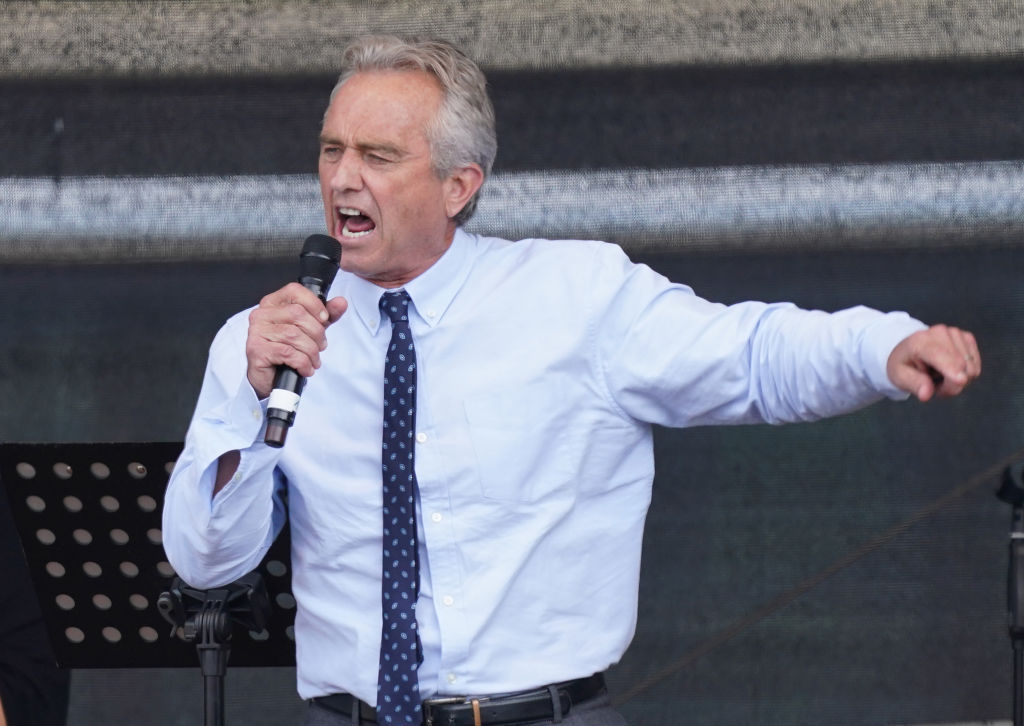 RFK Jr’s Sister ‘Strongly’ Condemns His ‘Deplorable and Untruthful Remarks’ About COVID