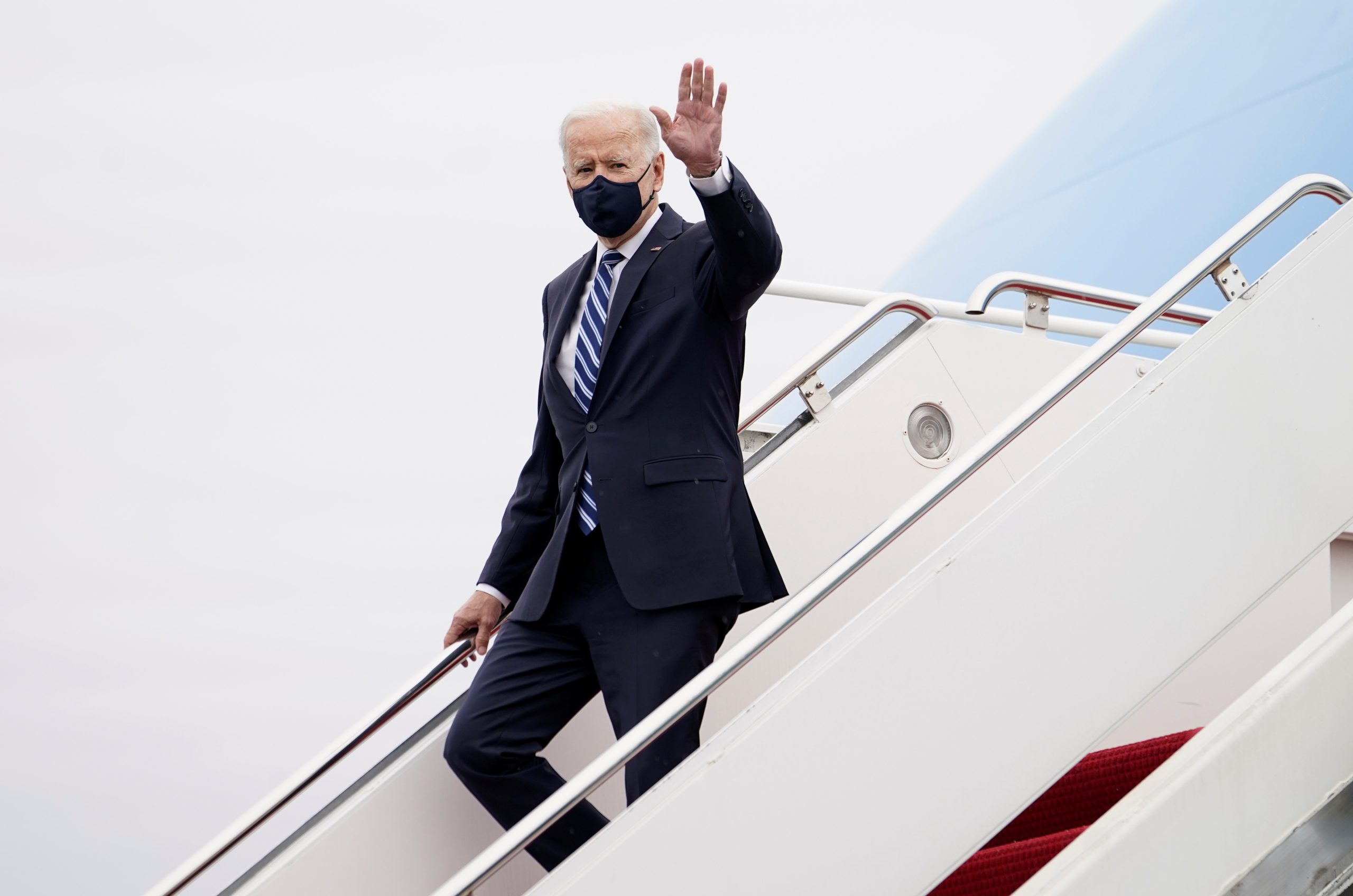 As Thousands of Americans Remain Stuck in Kabul, It Looks Like Biden’s Scheduled a Long Weekend in Delaware
