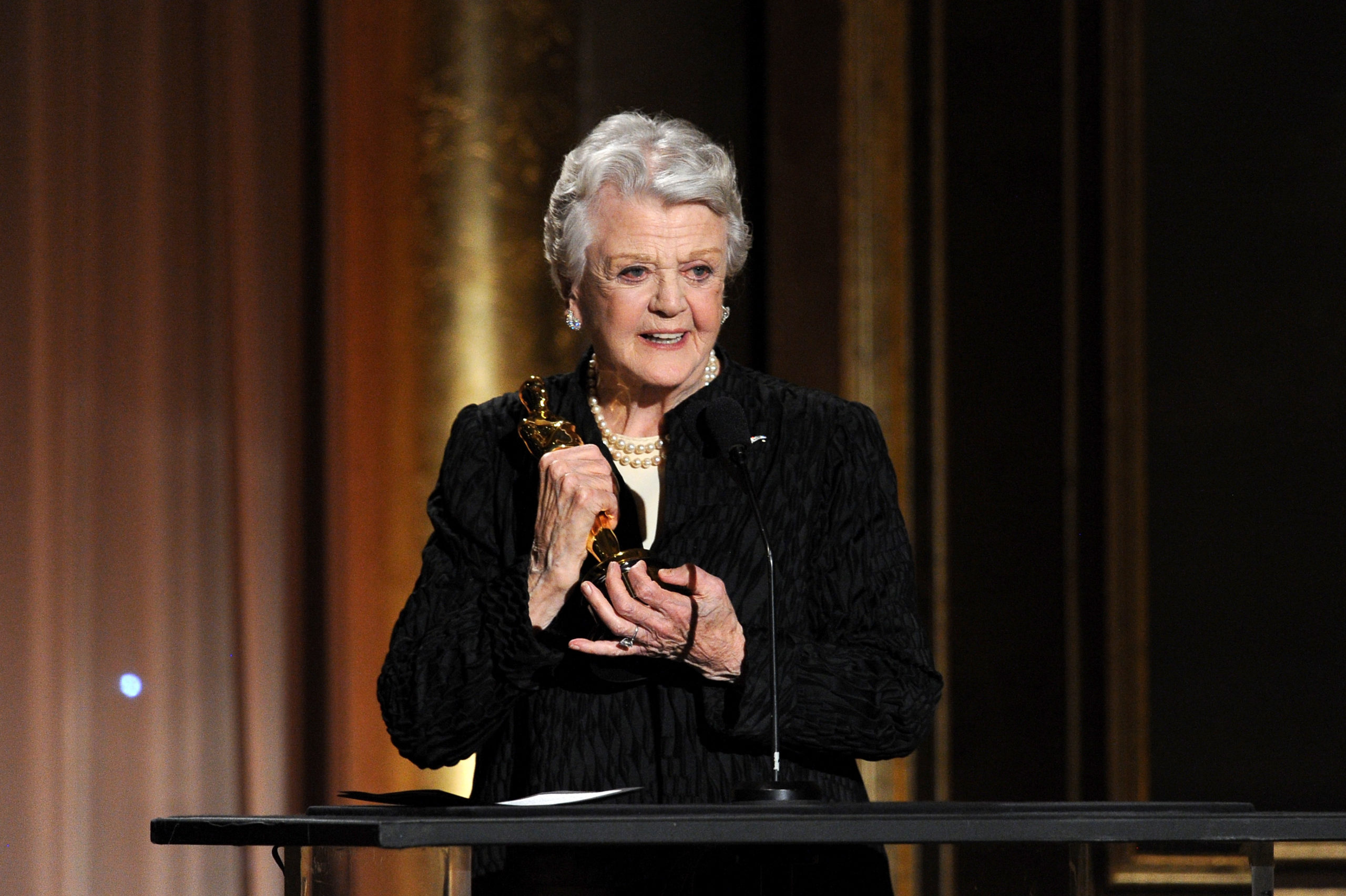 Post About Angela Lansbury Saving Daughter From Charles Manson Goes Viral