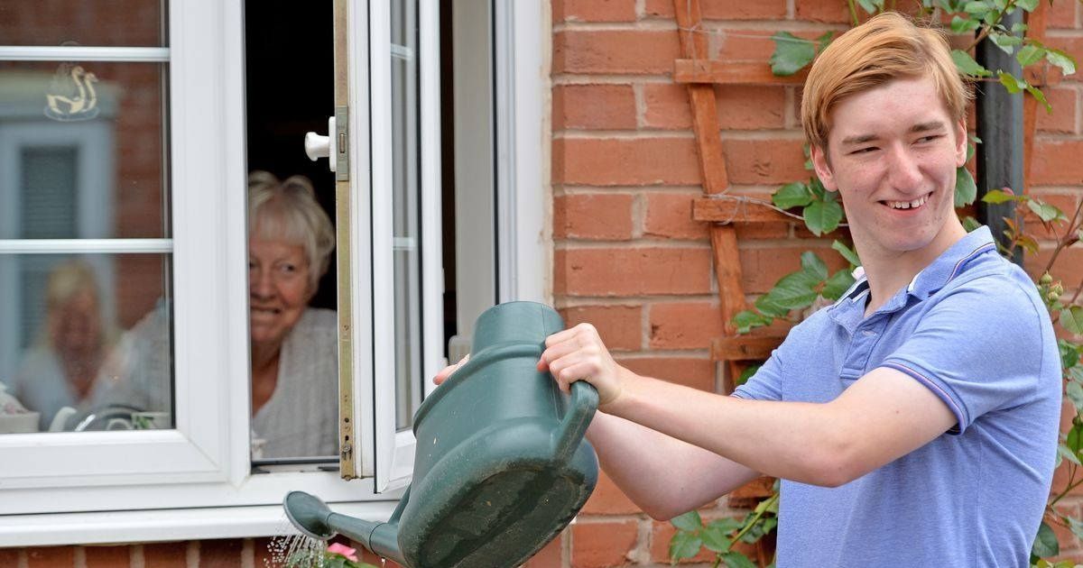 Teen Makes Selfless COVID Resolution, Causes Huge 'Ripple Effect' with Acts of Kindness