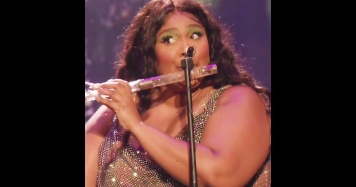 Singer Lizzo Twerks While Playing Priceless 200-Year-Old American Relic