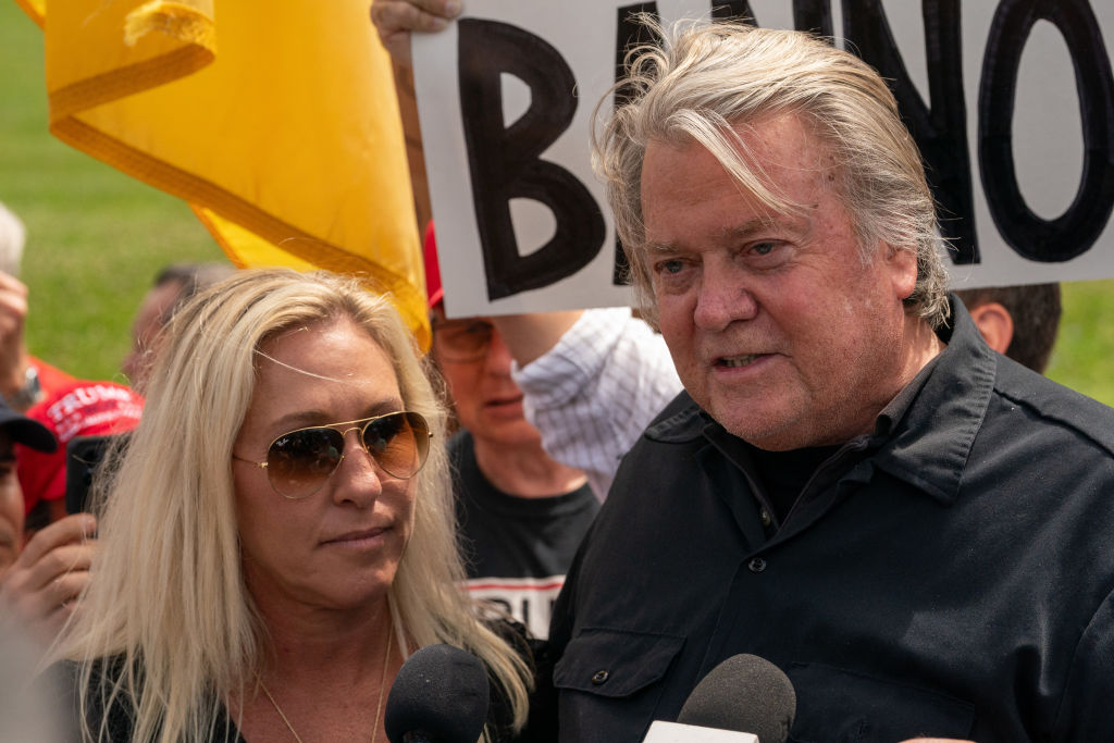 Bannon Reports to Prison to Start 4-Month Sentence 