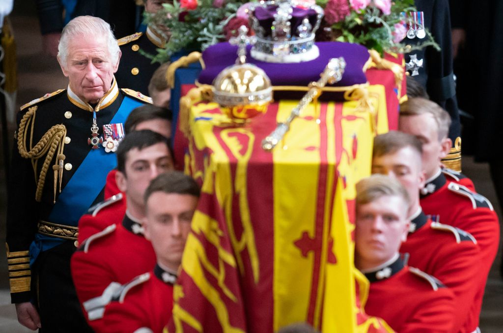 King Charles' Final Message to His Mom Is Touchingly Tucked in Bouquet on Queen's Coffin