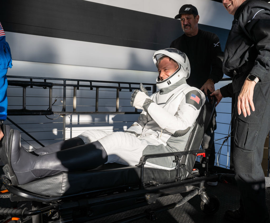 NASA Astronauts Have ‘Unplanned Welcome Crew’ After Splashdown