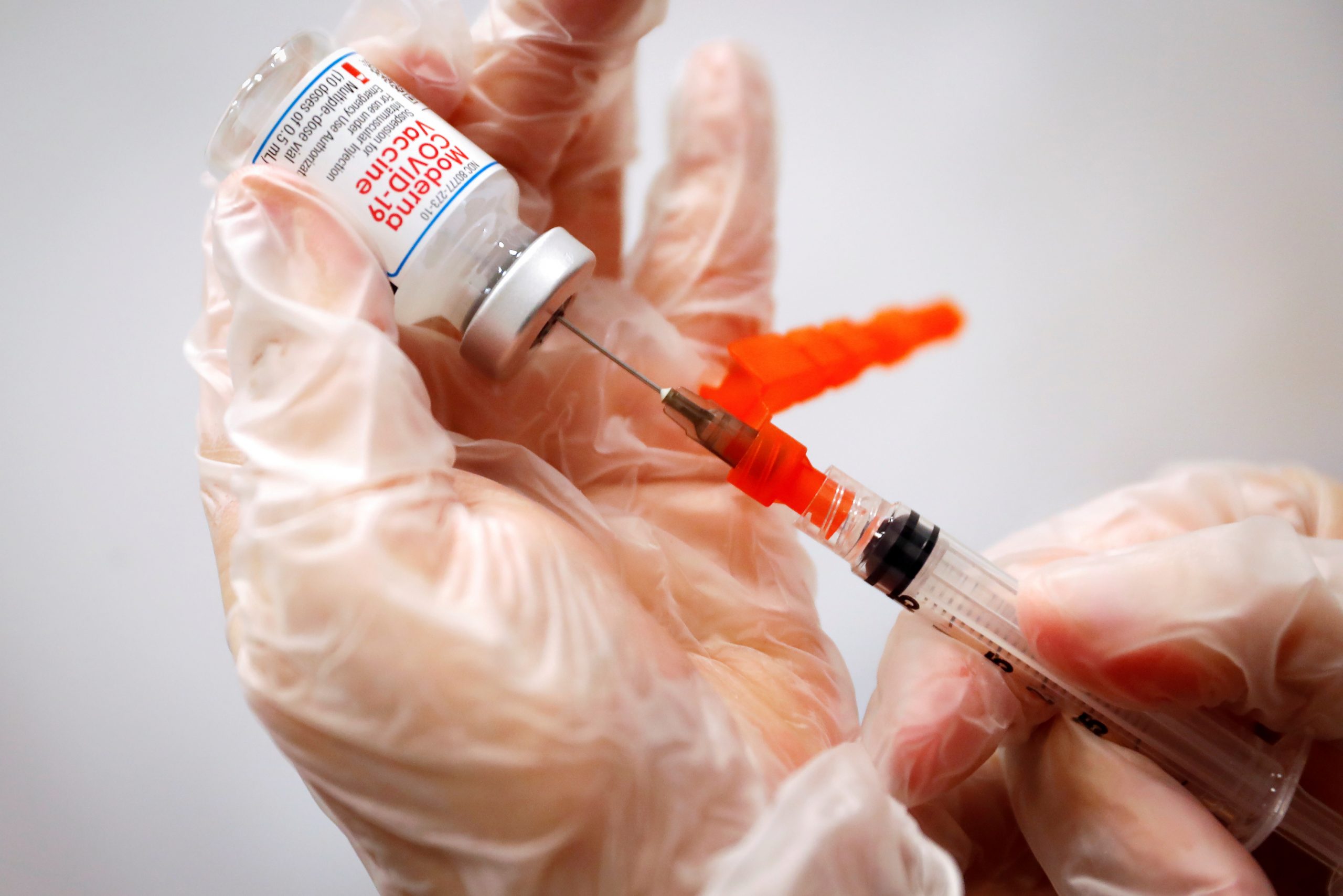 US Patients Scramble for Appointments for Second COVID-19 Vaccine Dose