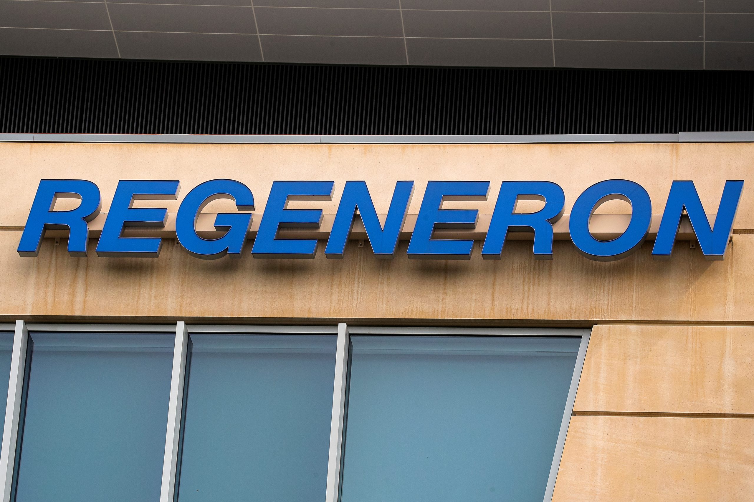 Regeneron’s Drug Becomes First FDA-Approved Ebola Virus Treatment