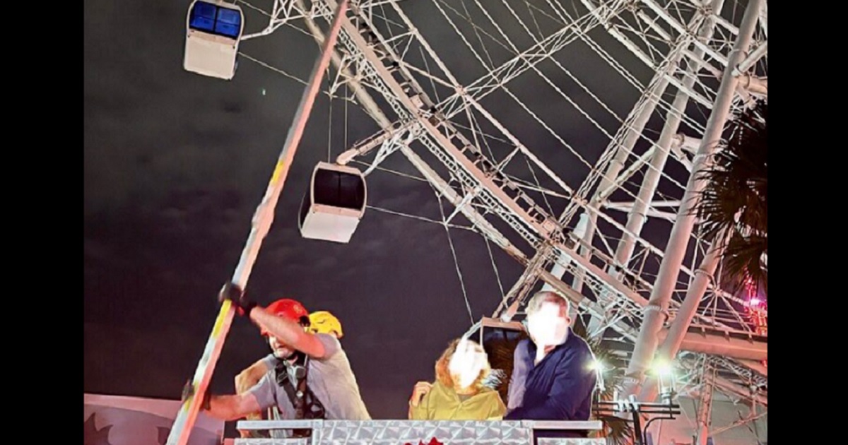 Amusement Park’s Critical Failure Gives 62 People New Year’s Eve They’ll Never Forget – Rescue Team Called