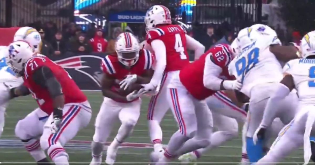 Another NFL Player Badly Hurt After ‘Hip-Drop Tackle’ — Should This Move Be Banned?