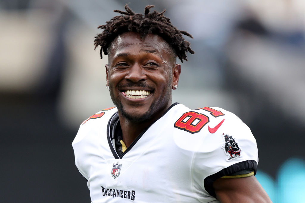 Antonio Brown Extradited to US on Attempted Murder Charge After Viral Dubai Brawl