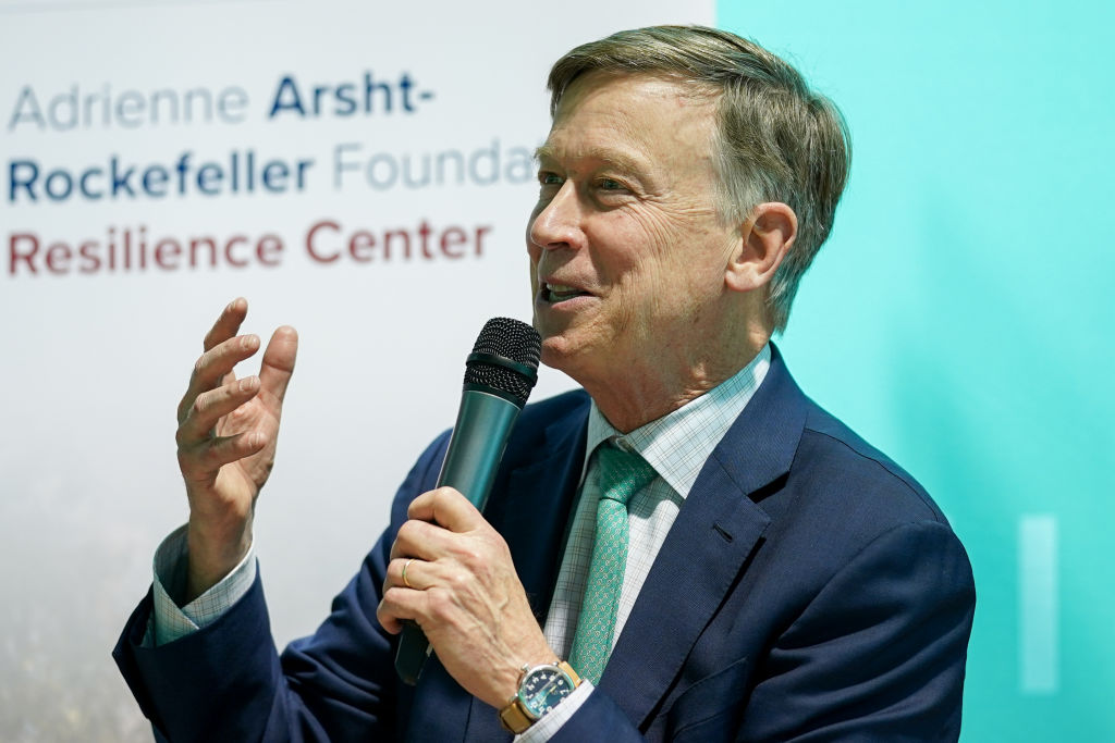 Tree-Hugging Democratic Senator Posts Photo in Attempt to ‘Protect’ the Planet