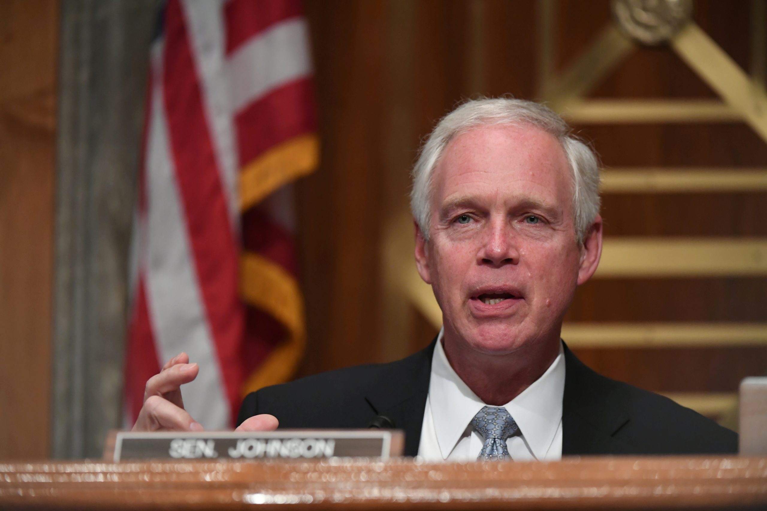 US Senator Johnson Quarantined After COVID-19 Contact