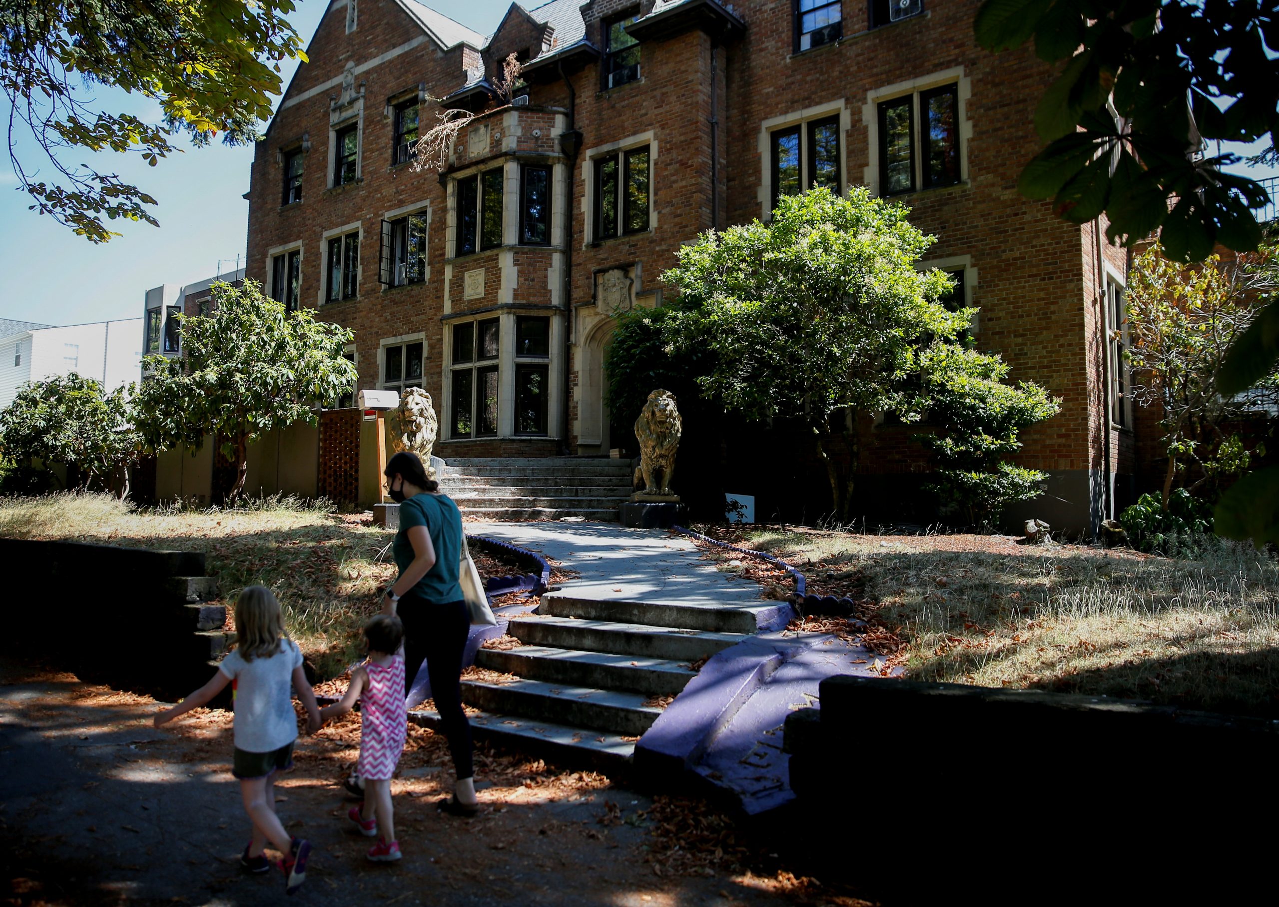 Coping With Campus Coronavirus: U.S. Fraternities, Sororities Give It the Old College Try