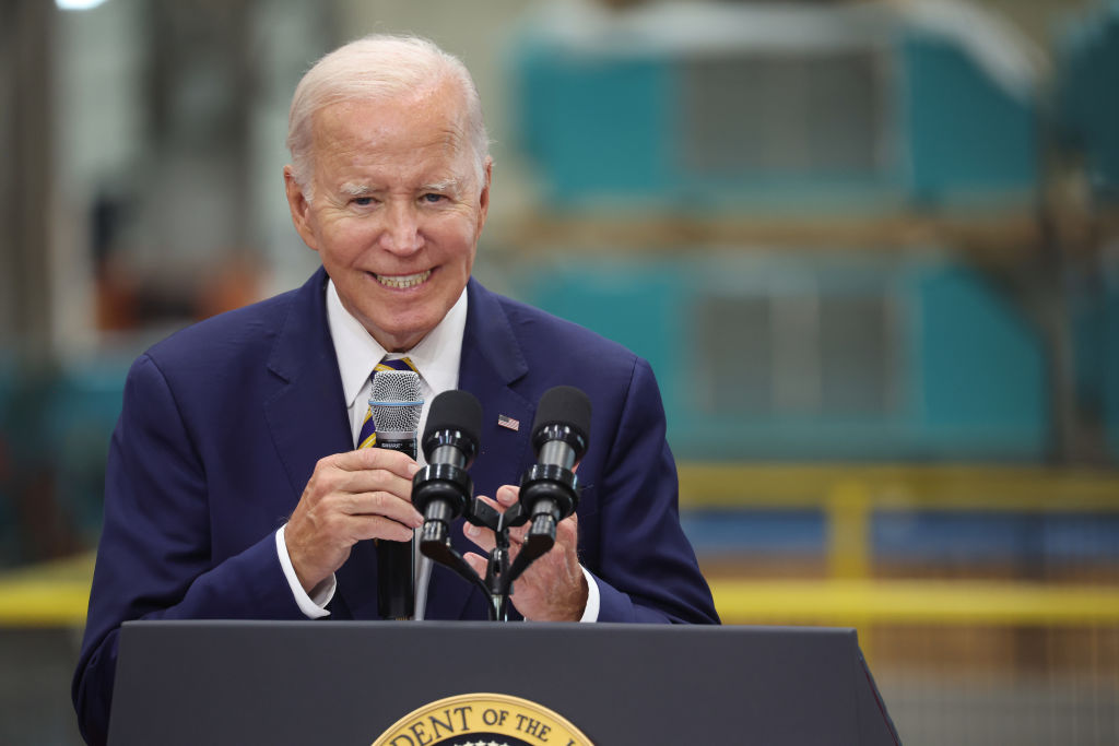 ‘He Never Reads the Room’: Biden Opens Remarks on Hurricane Idalia With a Joke From His Mother