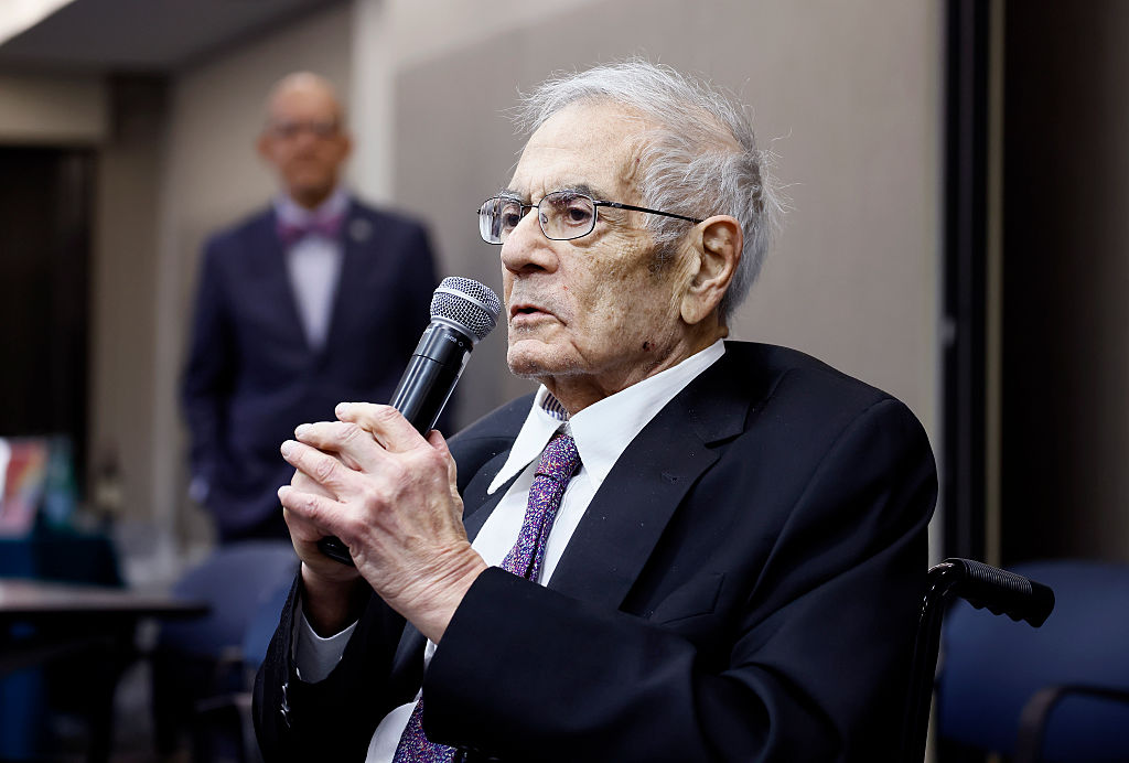 Former Rep Barney Frank Dies at 86