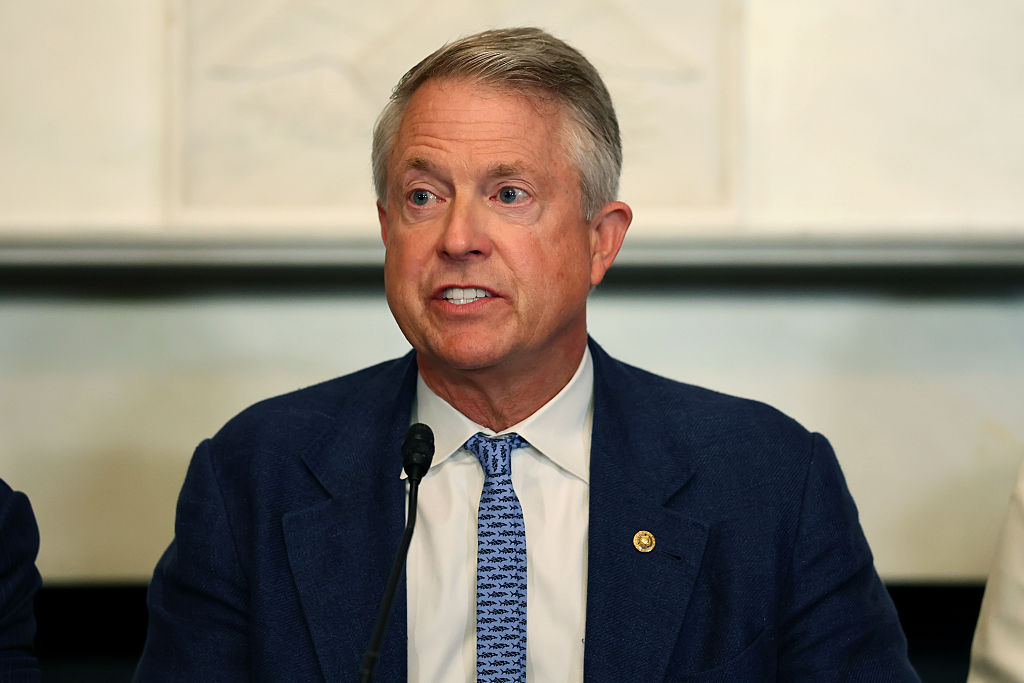 Senator’s Aide Racks Up $44K Commuting Expenses in 2 Years
