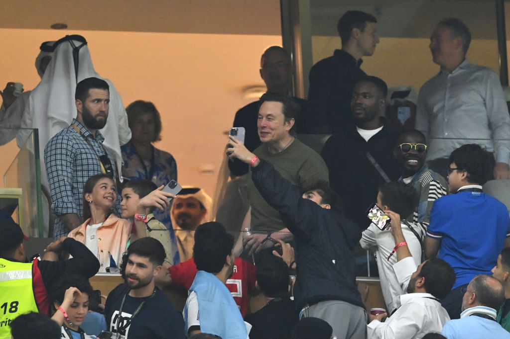 Watch: Elon Musk Met With Cheers and Applause at World Cup – ‘A Man of the People’