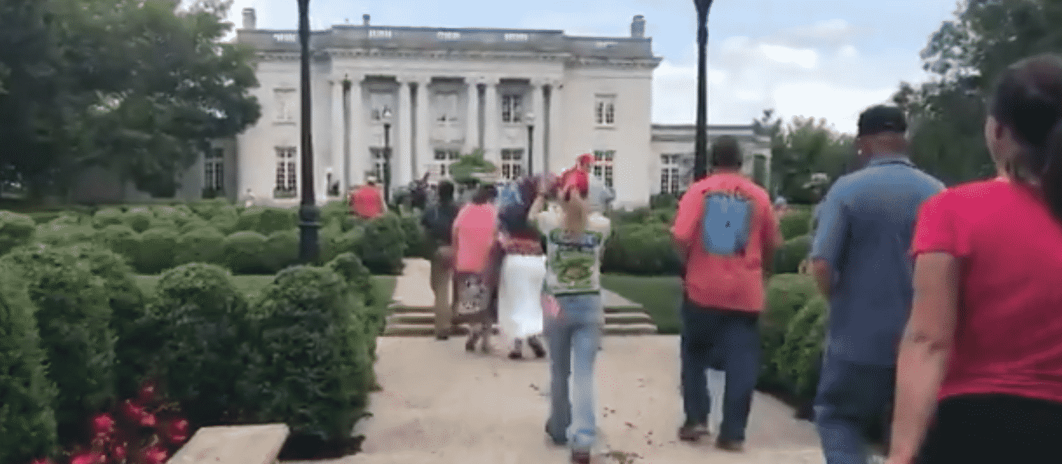 State Officials React to Protesters Hanging Effigy of Kentucky Governor Outside of Capitol Building
