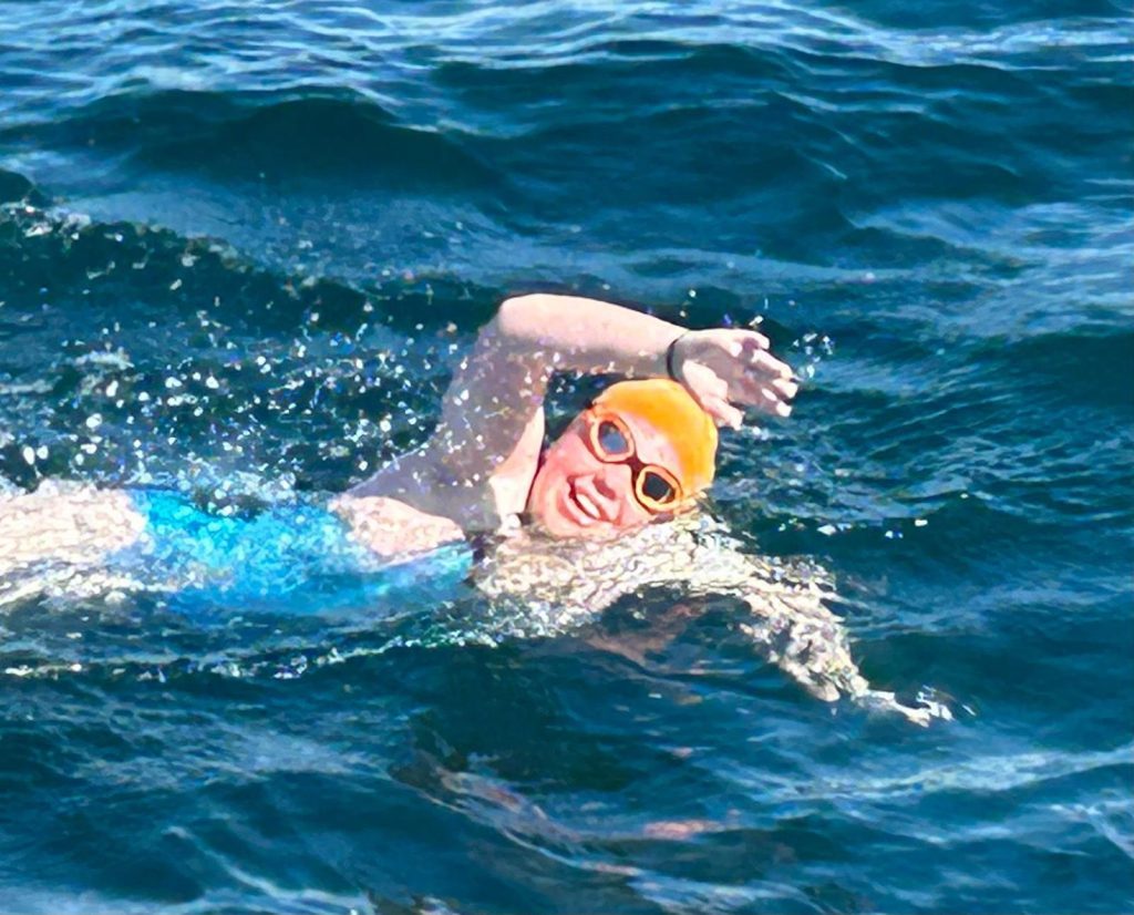 Teen ‘Ginger Swimmer’ Conquers English Channel With Jelly Babies Fuel‌
‌