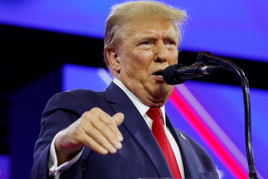 Trump Fires Back After Biden Amplifies Claim He Forgot Melania’s Name – Issues Challenge