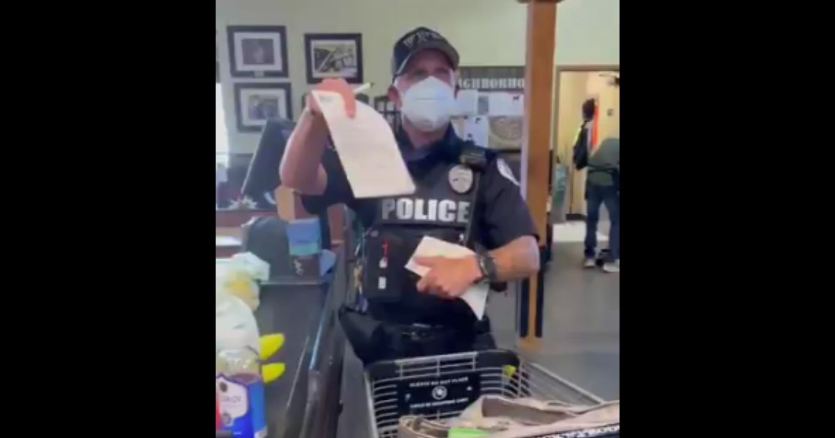 Watch: Police Issue Trespass Notice to Grocery Shopper Who Refuses to Wear a Mask