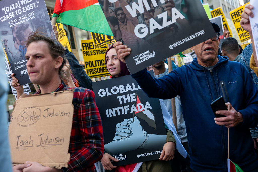 Iliza Schlesinger Speaks Out Against Rising Antisemitism Amid Israeli-Hamas War: ‘Jews Have Been Left Off the Agenda’
