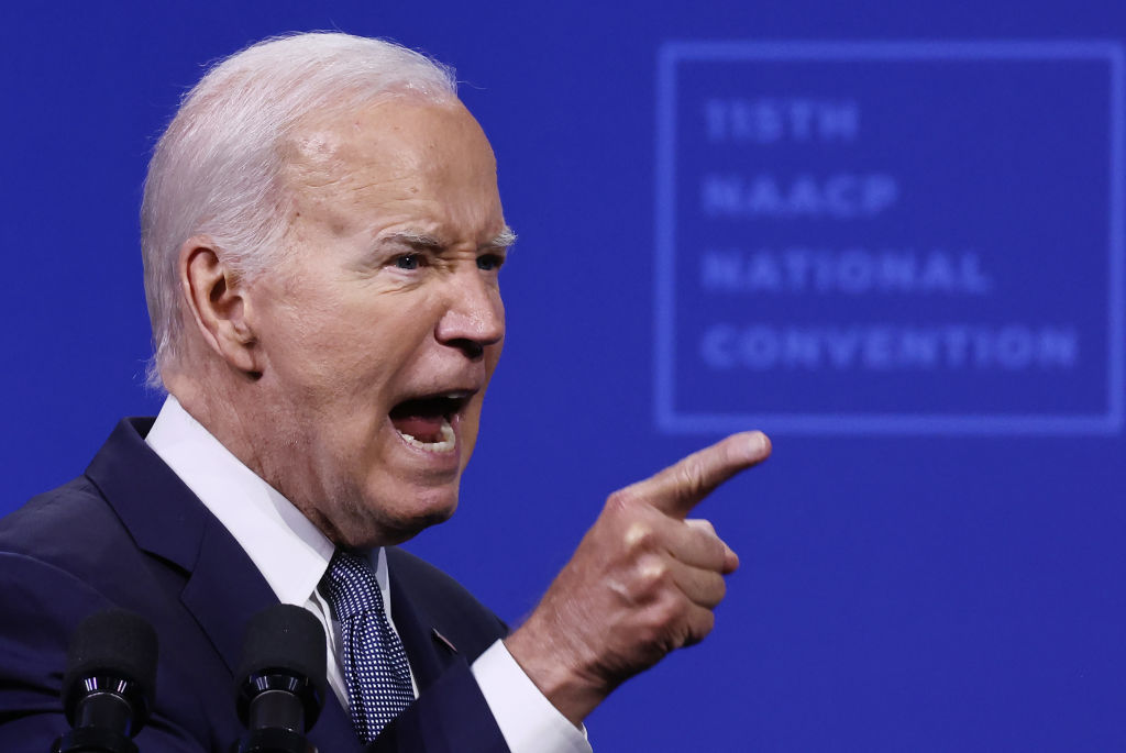Biden Lashes Out at Dem Who Received a Bronze Star: Report