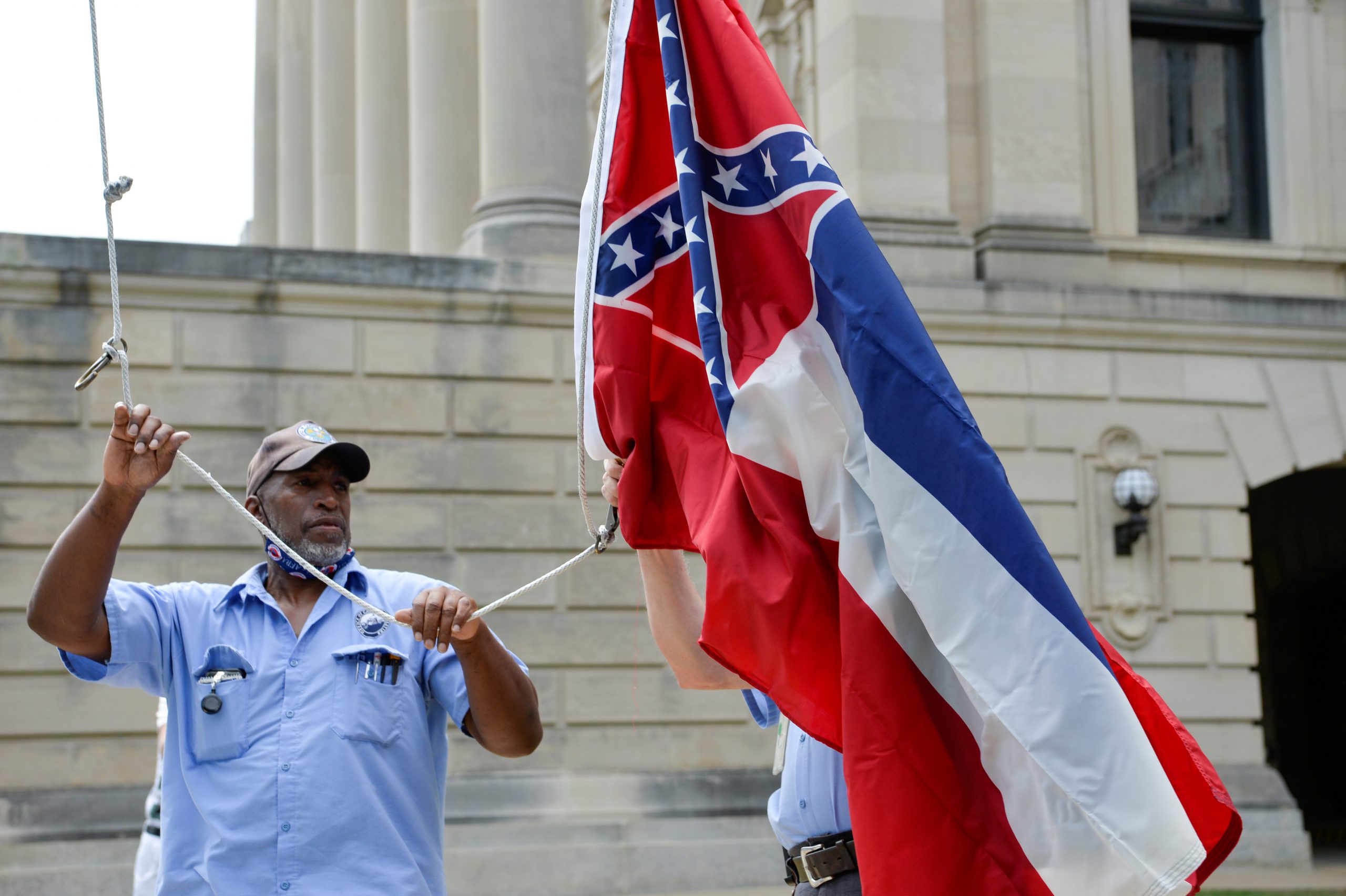 Mississippi Governor Signs Bill Removing State Flag With Confederate Emblem