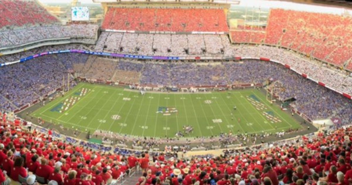 College Football Fans Recreate Stirring 9/11 Tribute From 2001