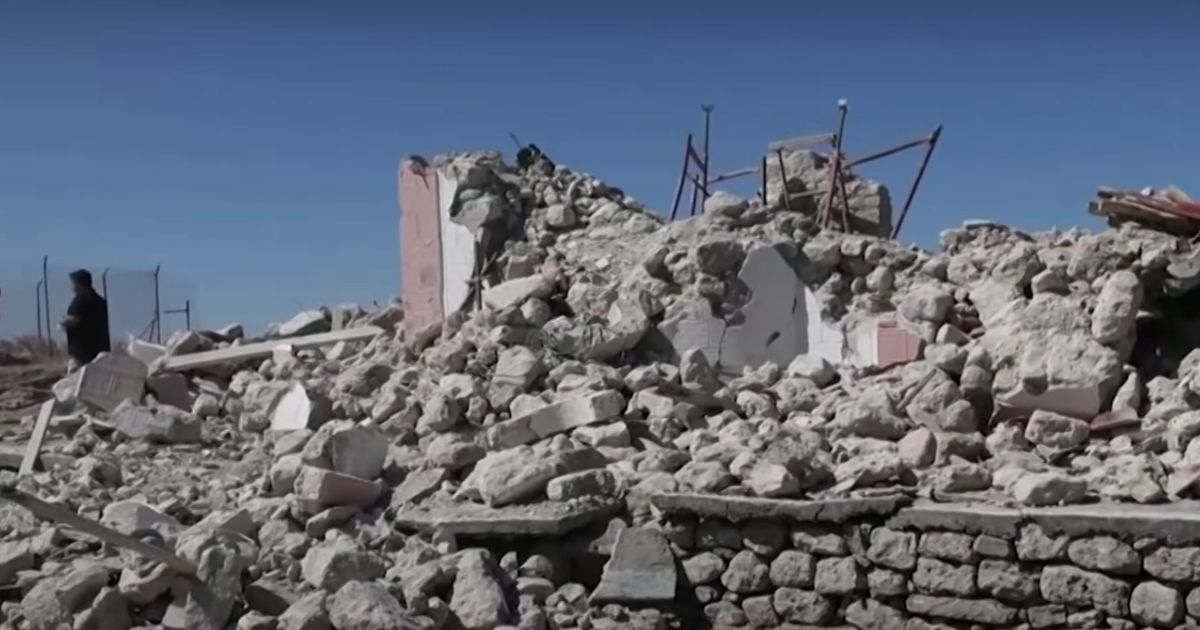 Deadly Earthquake Hits Greece, Shocking Footage Caught on Camera