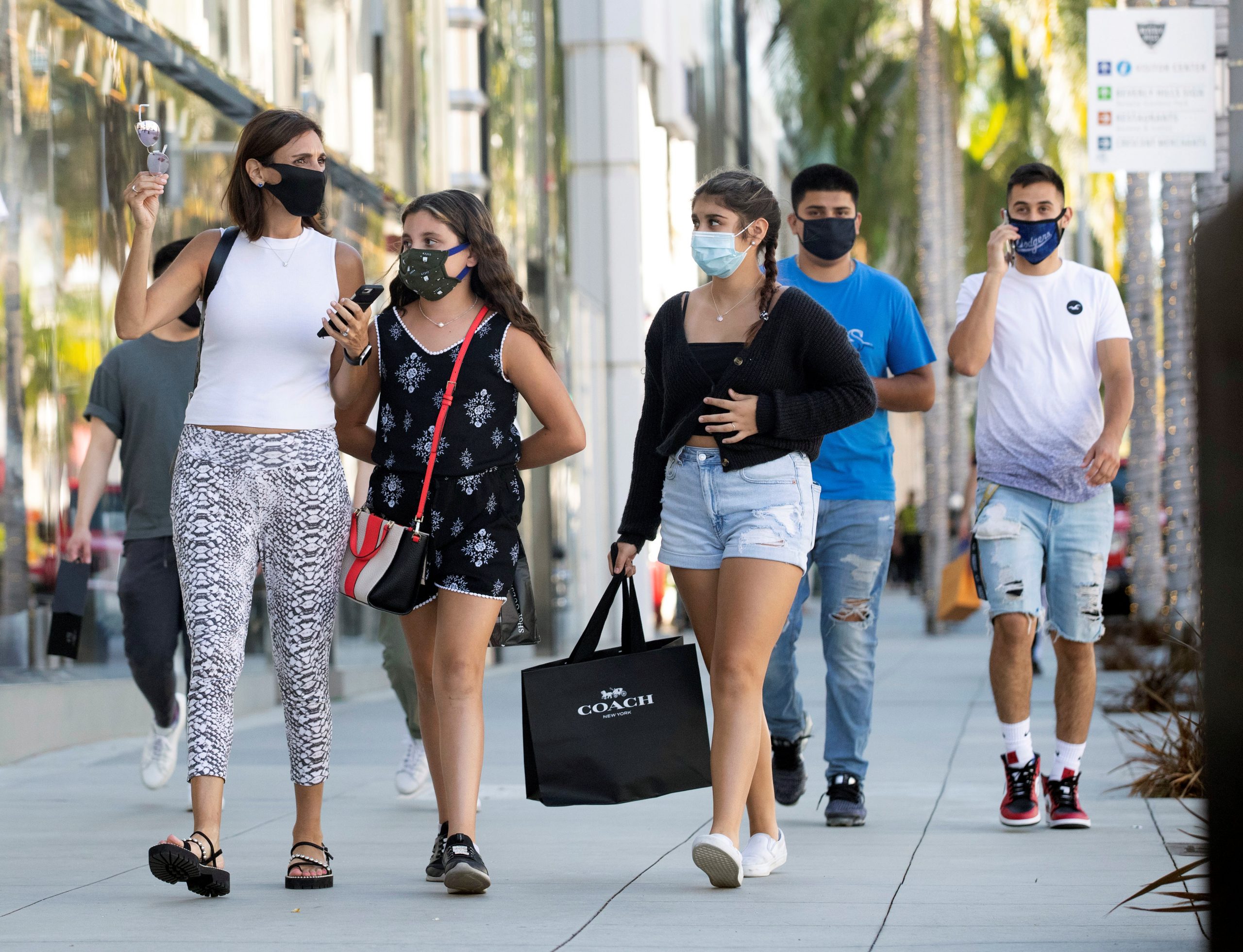 California Cafe Charges Customers $5 if They Wear a Mask To Order
