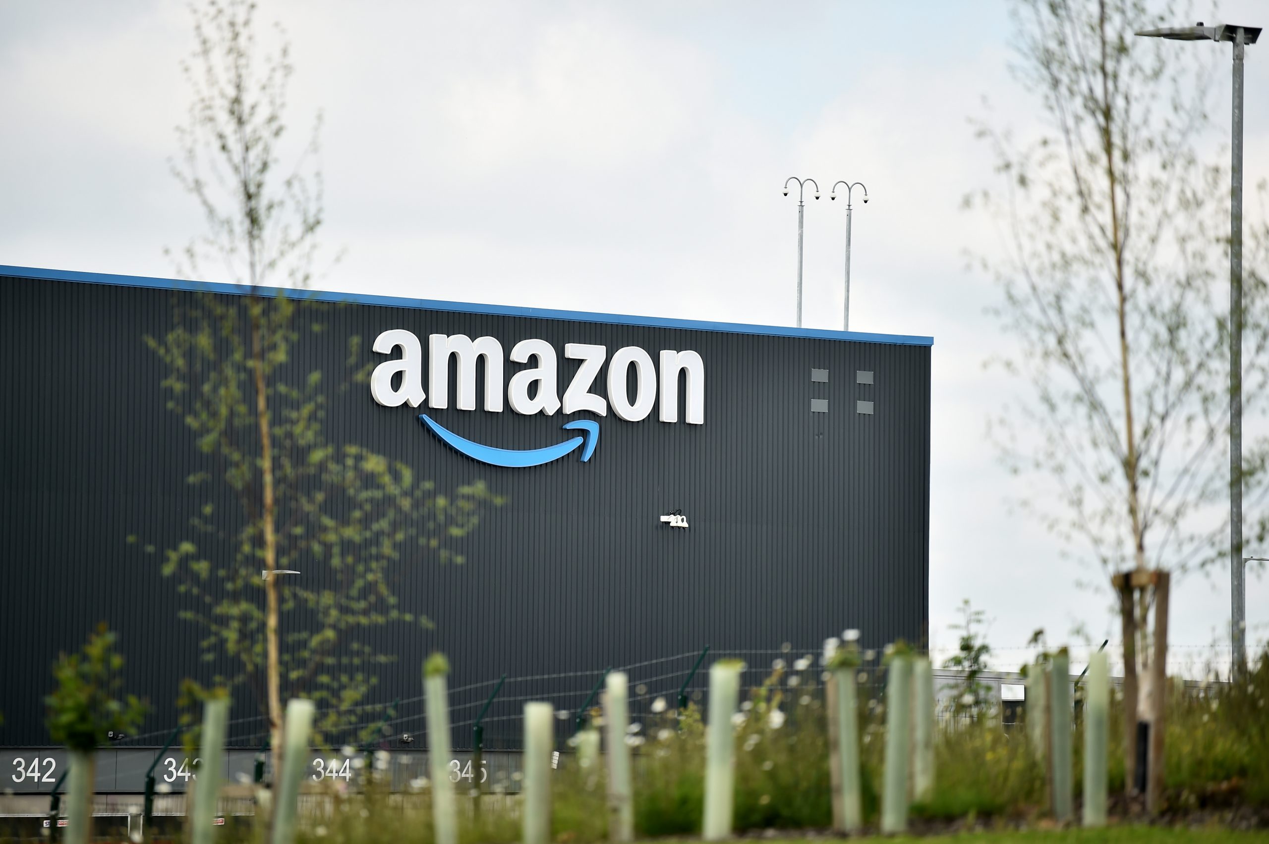 Amazon Workers Finally Win Small Victory, Then Company Rolls Out the Robots