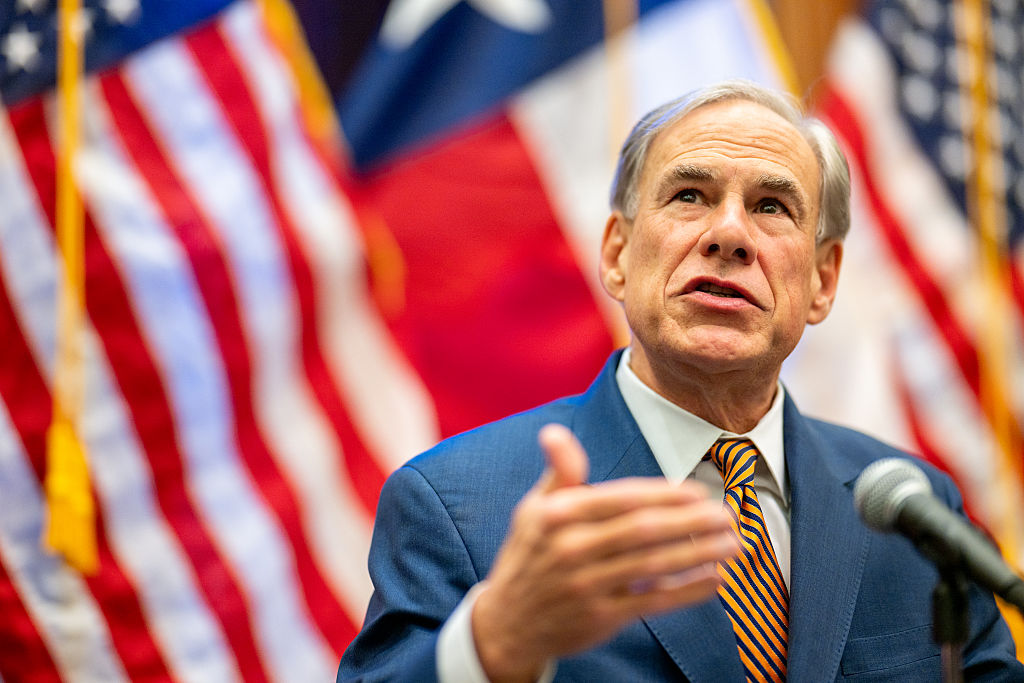 Abbott Jokes About ‘Tariff’ on New Yorkers Moving to Texas as NYC’s Mayoral Race Heats Up