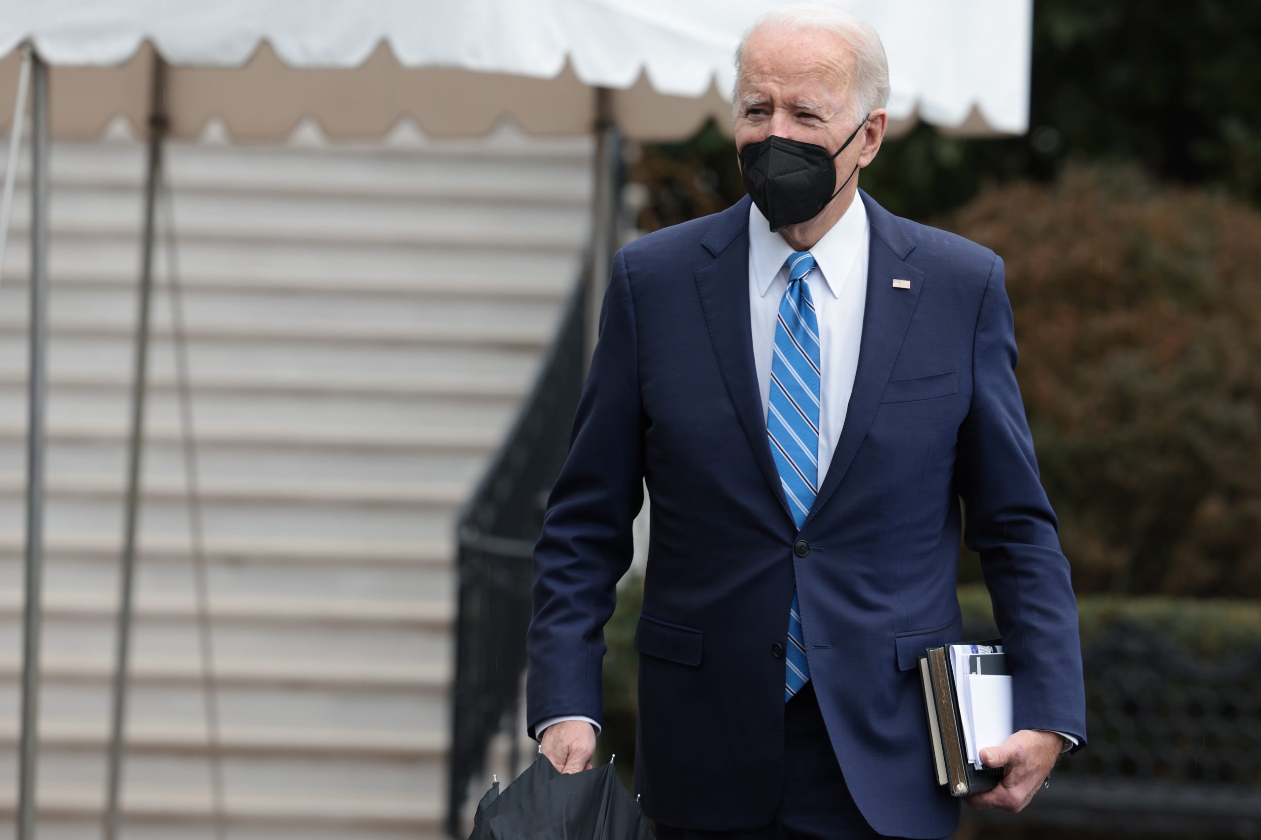 ‘Everybody Saw It Coming’: Physician Criticizes Biden Administration Over COVID Testing
