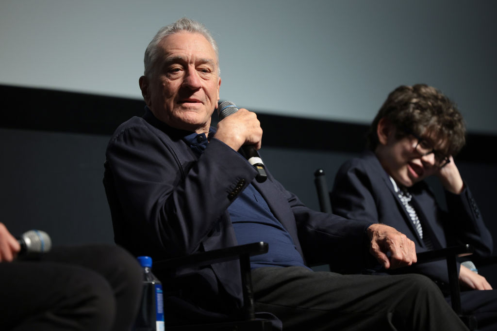 De Niro Likens Trump to Hitler, Mussolini