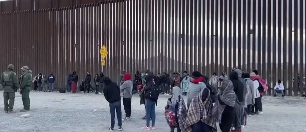 Mexico Developing ‘Alert Button’ App For Migrants Getting Arrested By ICE