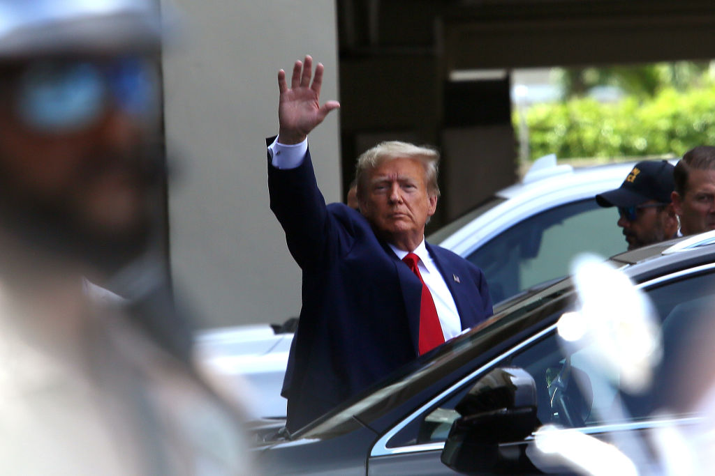 Sketch Artist Reacts to Backlash Over Trump Portrait From Arraignment