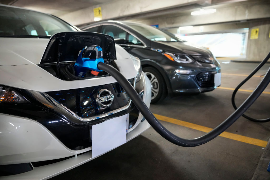 EV Owners Allegedly Put Up Bizarre Flyer Calling Neighbors to ‘Ration’ Power Use…So They Can Charge Cars