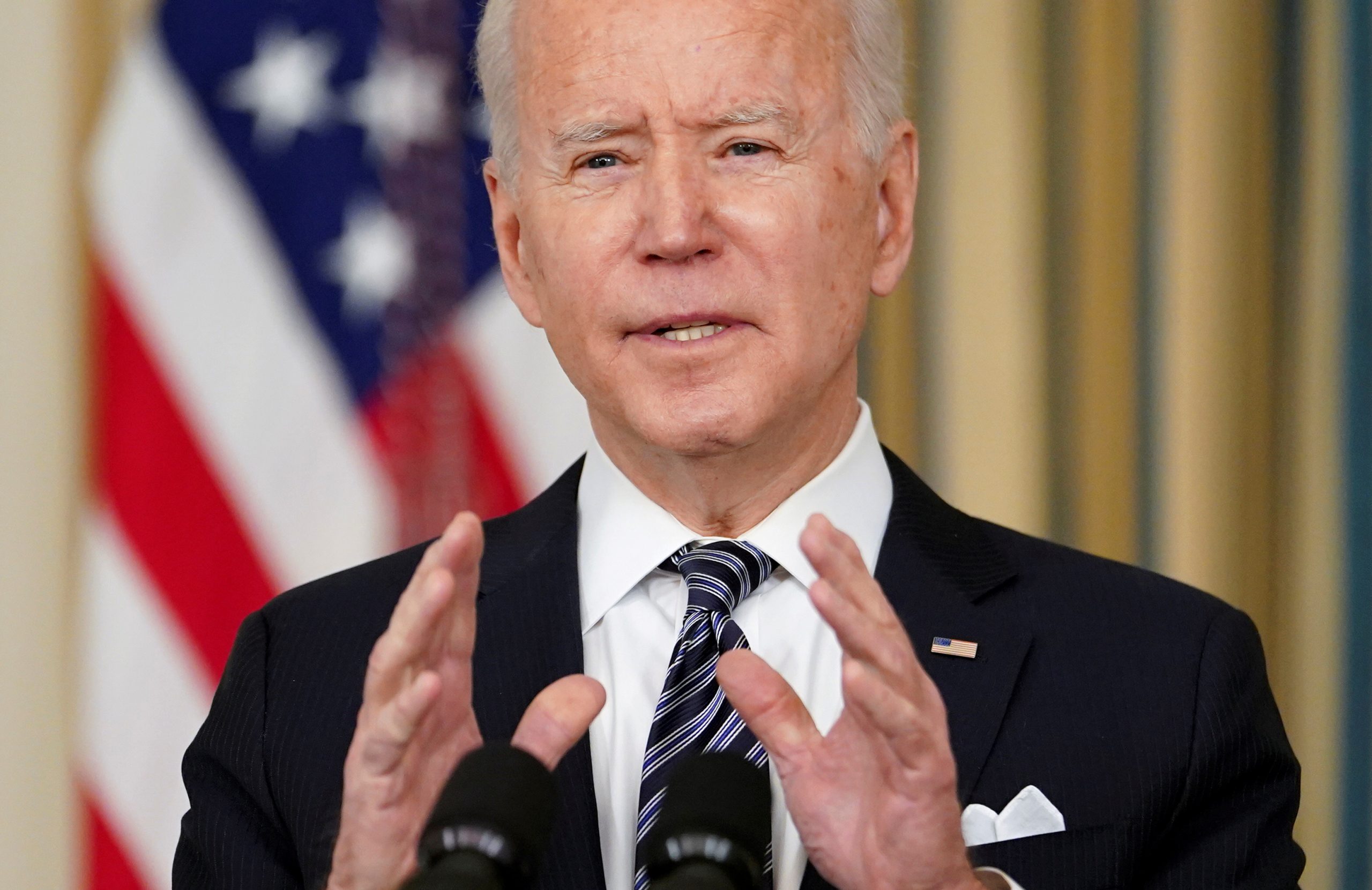 Biden Backs Mandatory COVID Vaccine for Service Members