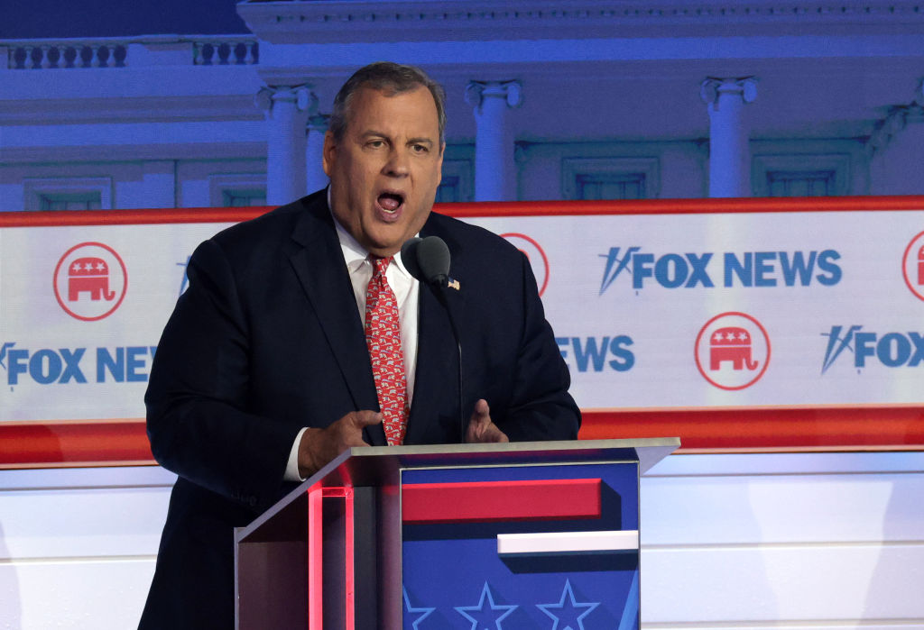 Trump Trades Haymakers with Chris Christie, Ex-Gov Posts Photo of Donald Duck