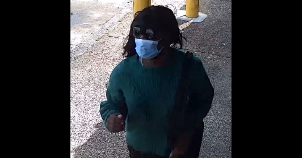 Cross-Dressing ‘Sticky Note Bandit’ Hunted by FBI for 3 Texas Bank Robberies