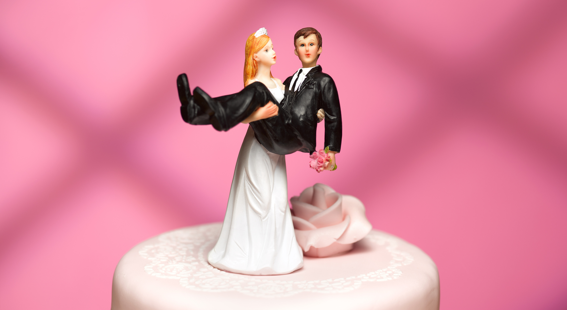 Lib Woman Tells Conservative Uncle Not to Come to Wedding, Still Expects $1,000 Cash Gift