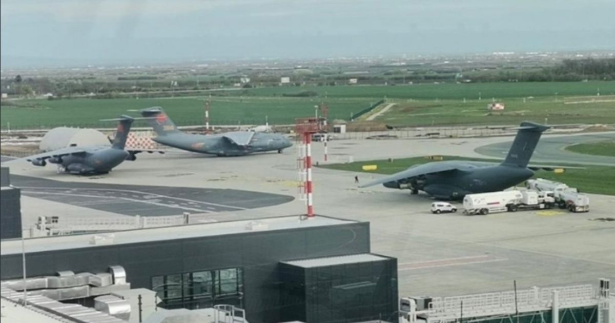 Convoy of Chinese Air Force Military Planes Land in Europe, May Have Been Prepared for Incoming Fire
