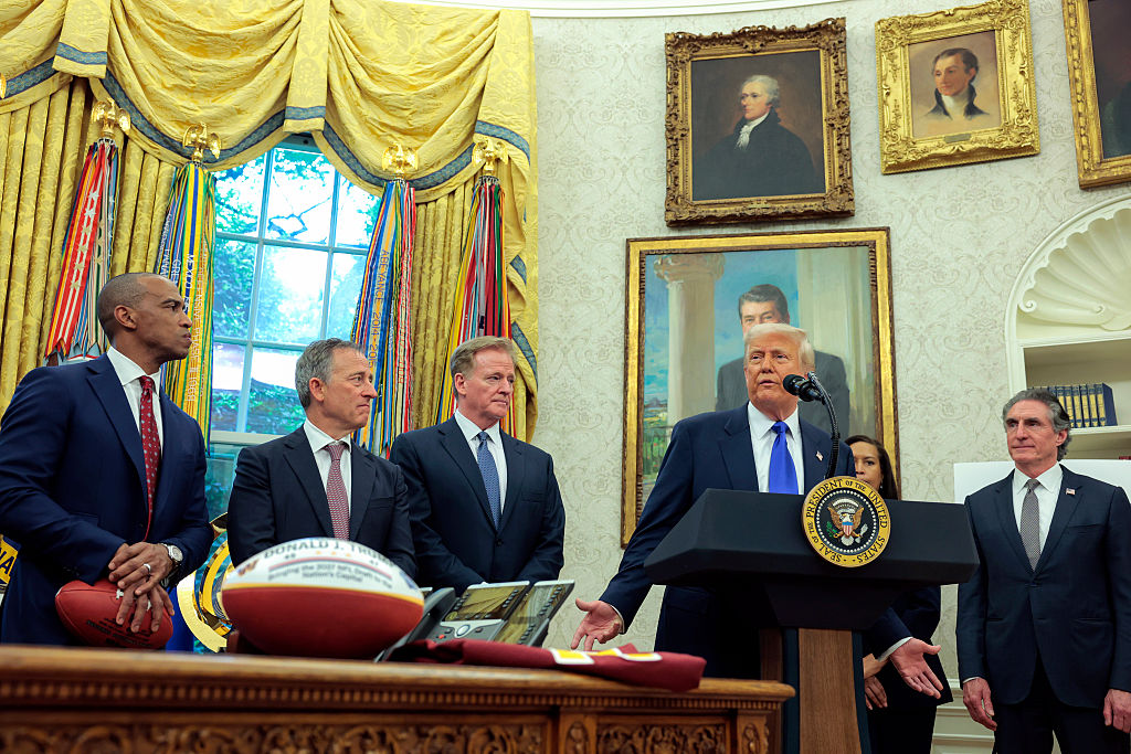Trump Announces 2027 NFL Draft to Be Held in DC