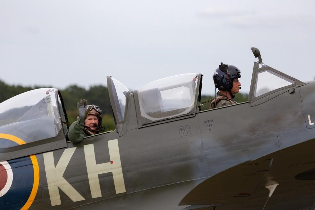 91-year-old Fulfills Lifelong Dream Of Flying In Spitfire Warplane‌
‌